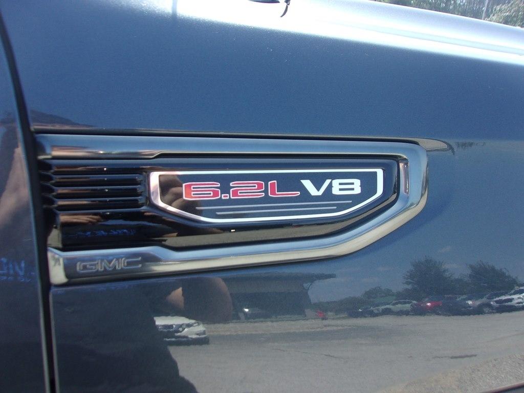 GMC Sierra 1500 Limited 4WD Crew Cab 147" AT4 2022