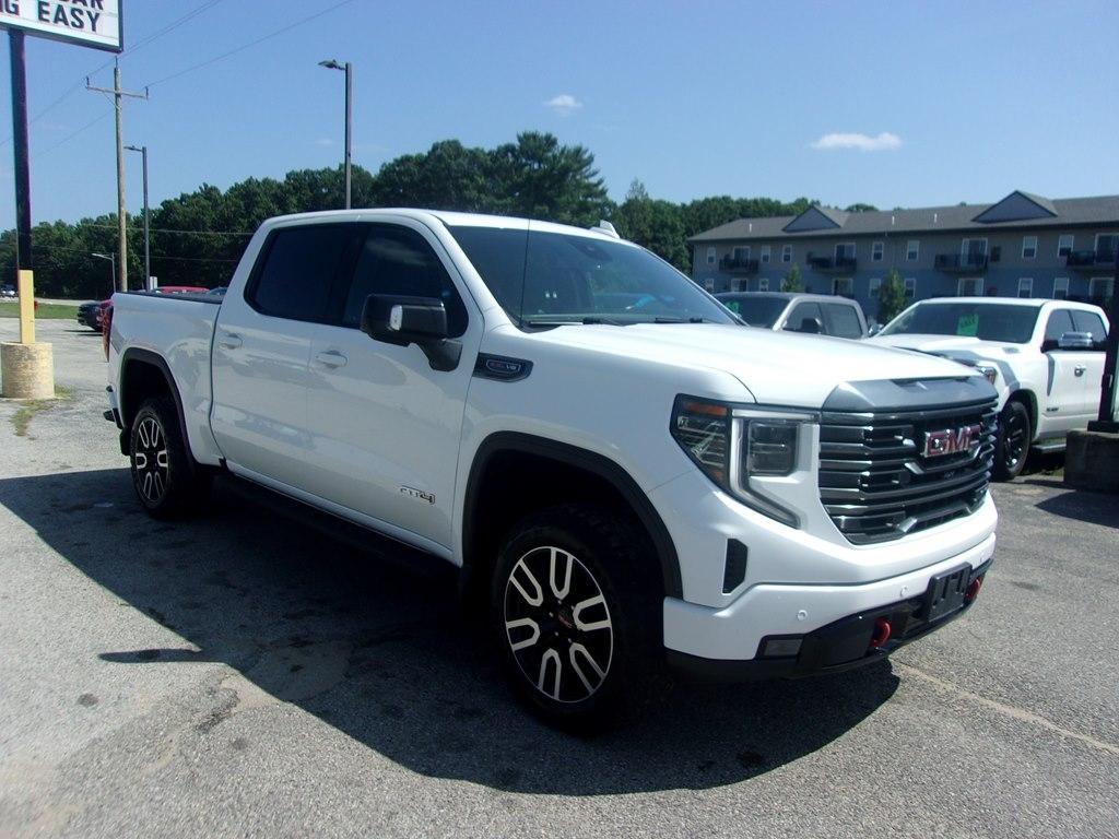 GMC Sierra 1500 4WD Crew Cab 147" AT4 2022