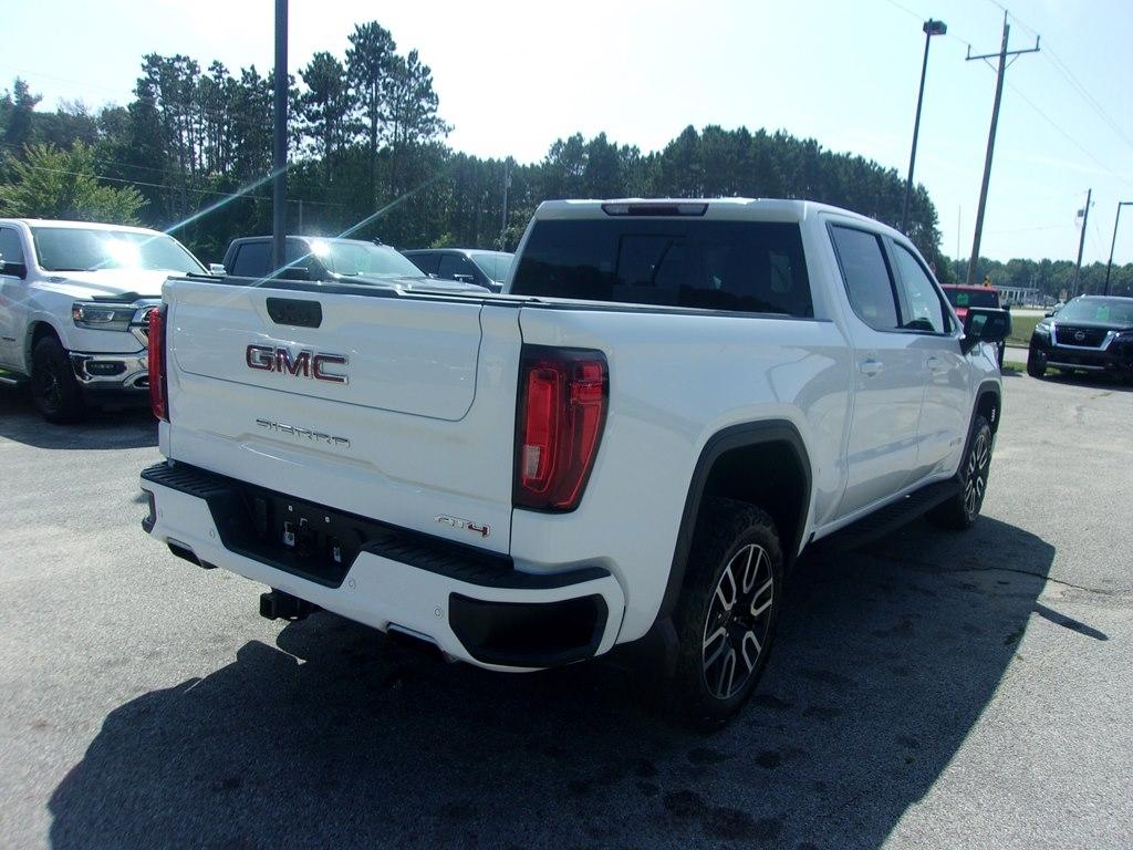 GMC Sierra 1500 4WD Crew Cab 147" AT4 2022
