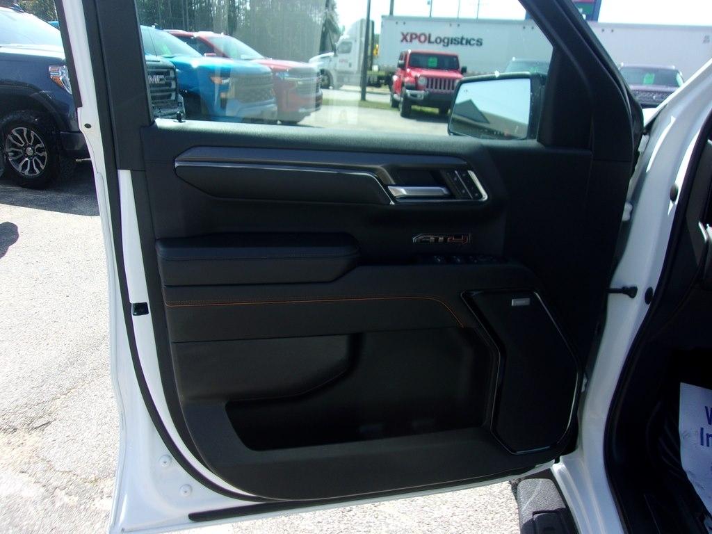 GMC Sierra 1500 4WD Crew Cab 147" AT4 2022