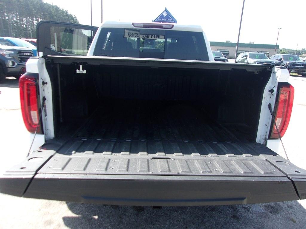 GMC Sierra 1500 4WD Crew Cab 147" AT4 2022