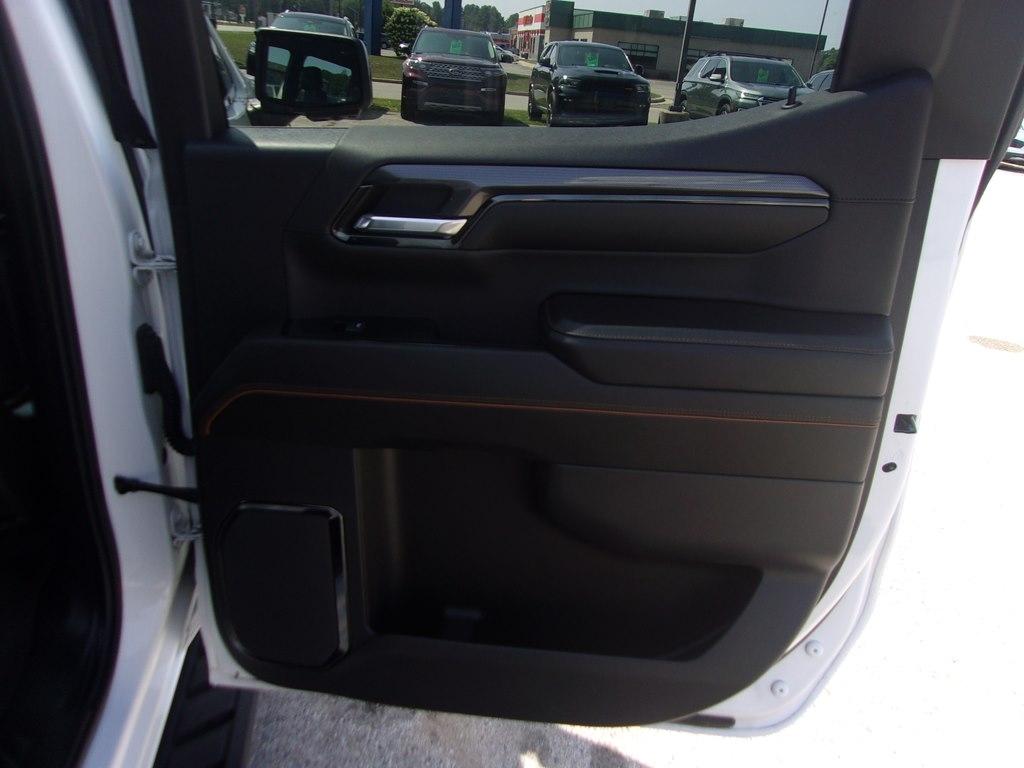 GMC Sierra 1500 4WD Crew Cab 147" AT4 2022
