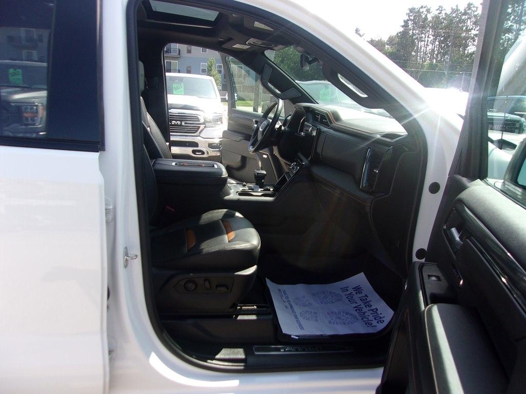 GMC Sierra 1500 4WD Crew Cab 147" AT4 2022