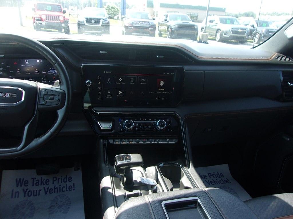 GMC Sierra 1500 4WD Crew Cab 147" AT4 2022