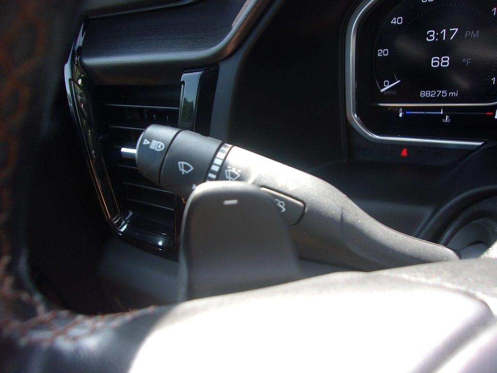GMC Sierra 1500 4WD Crew Cab 147" AT4 2022