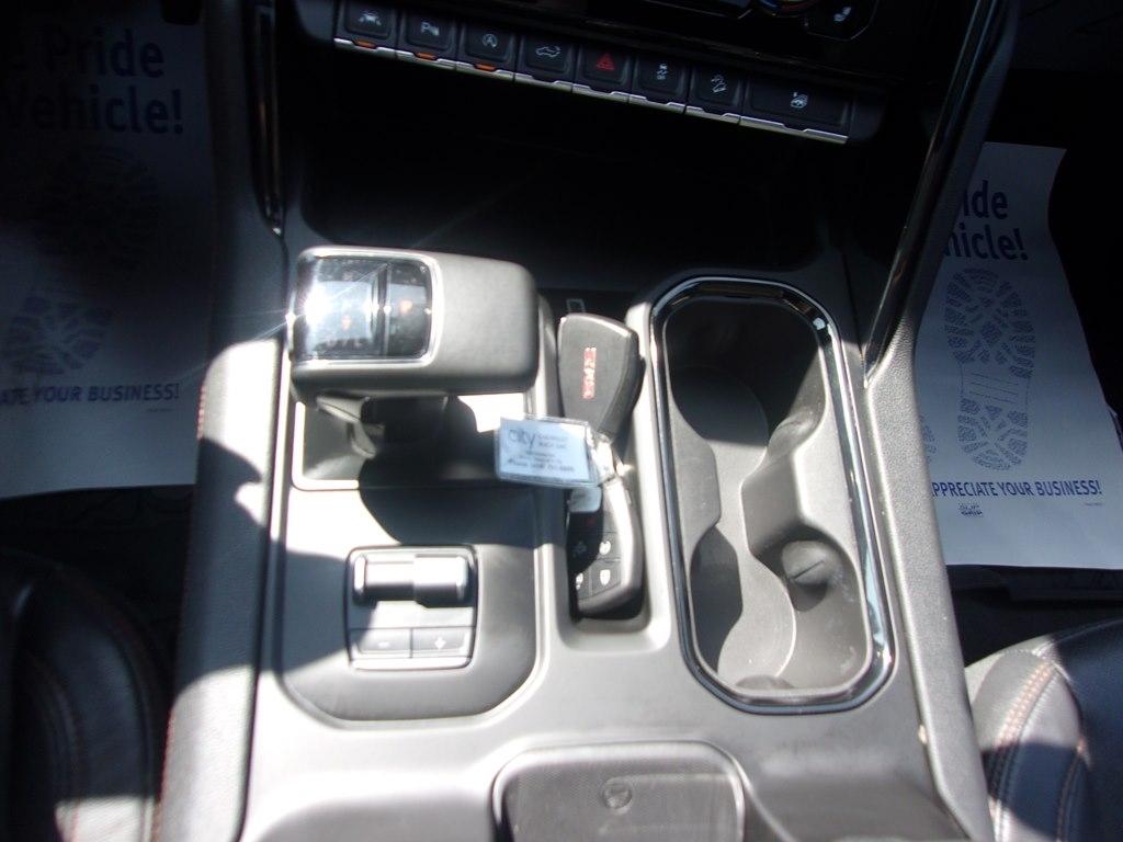 GMC Sierra 1500 4WD Crew Cab 147" AT4 2022