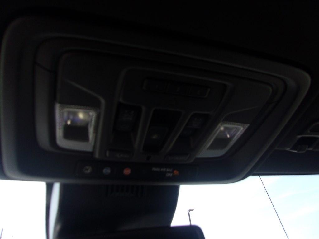 GMC Sierra 1500 4WD Crew Cab 147" AT4 2022