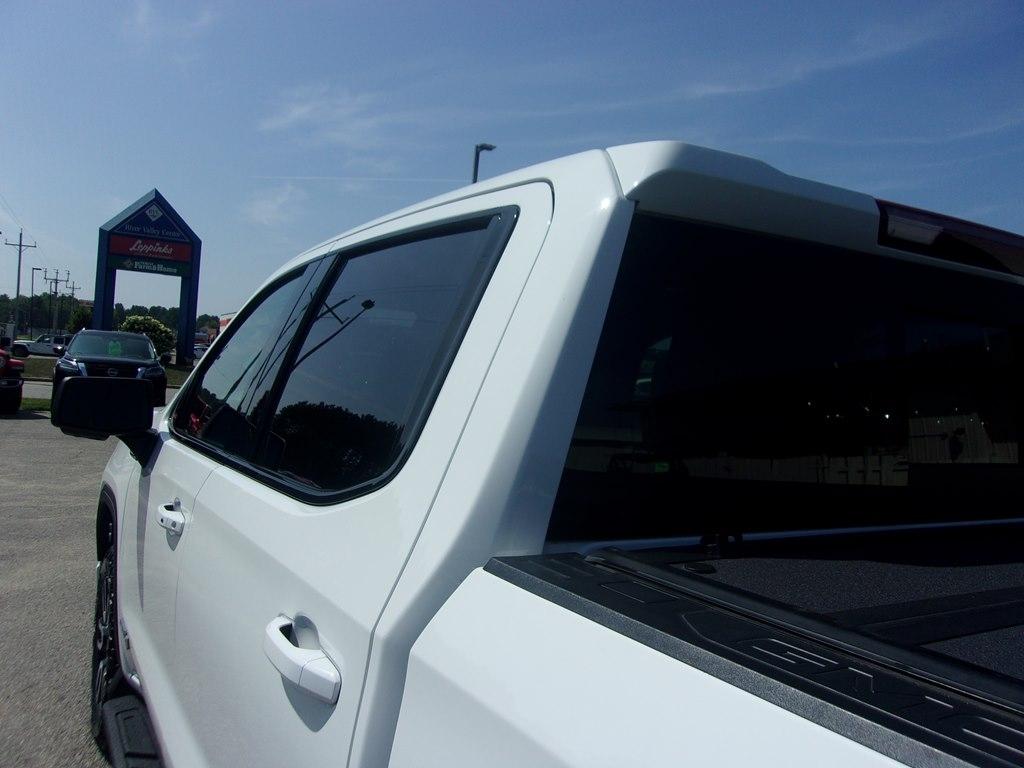 GMC Sierra 1500 4WD Crew Cab 147" AT4 2022