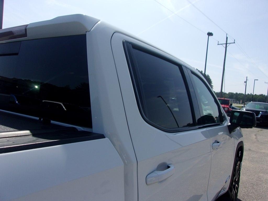 GMC Sierra 1500 4WD Crew Cab 147" AT4 2022