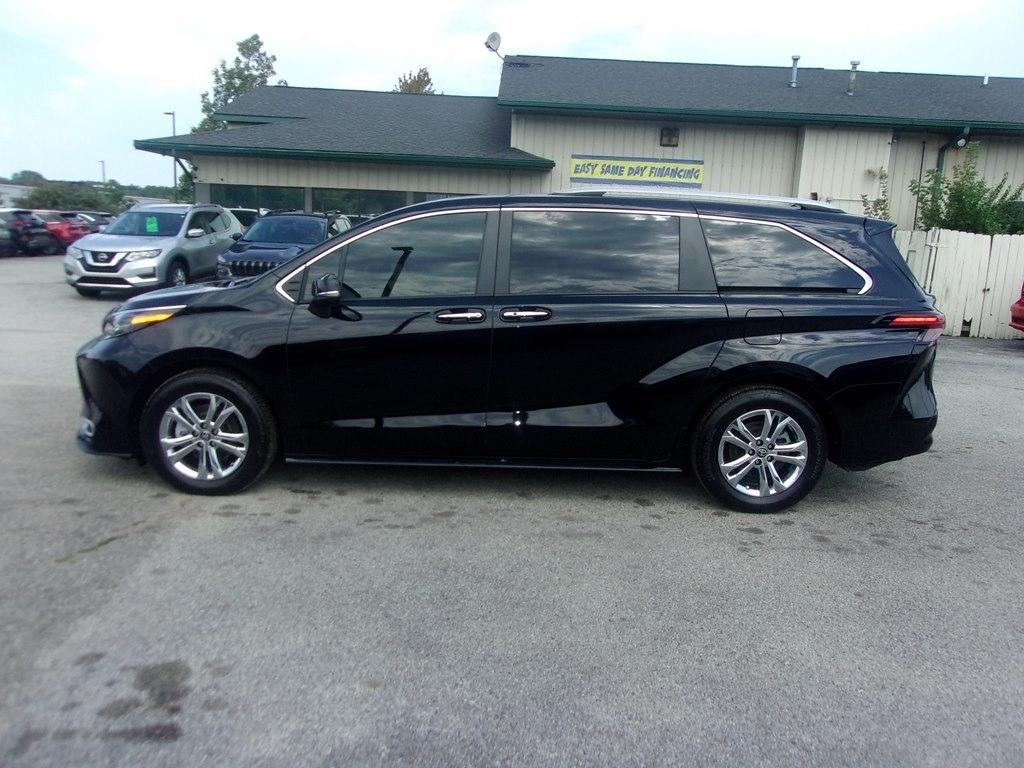 Toyota Sienna Platinum AWD 7-Passenger (Natl) 2024