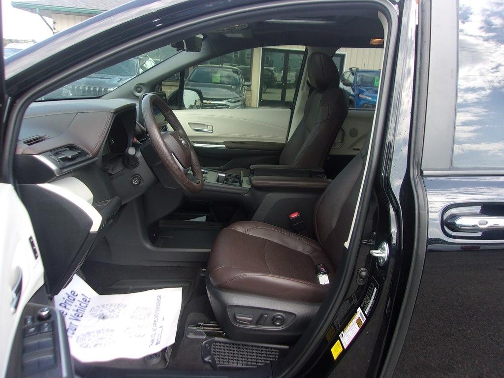 Toyota Sienna Platinum AWD 7-Passenger (Natl) 2024