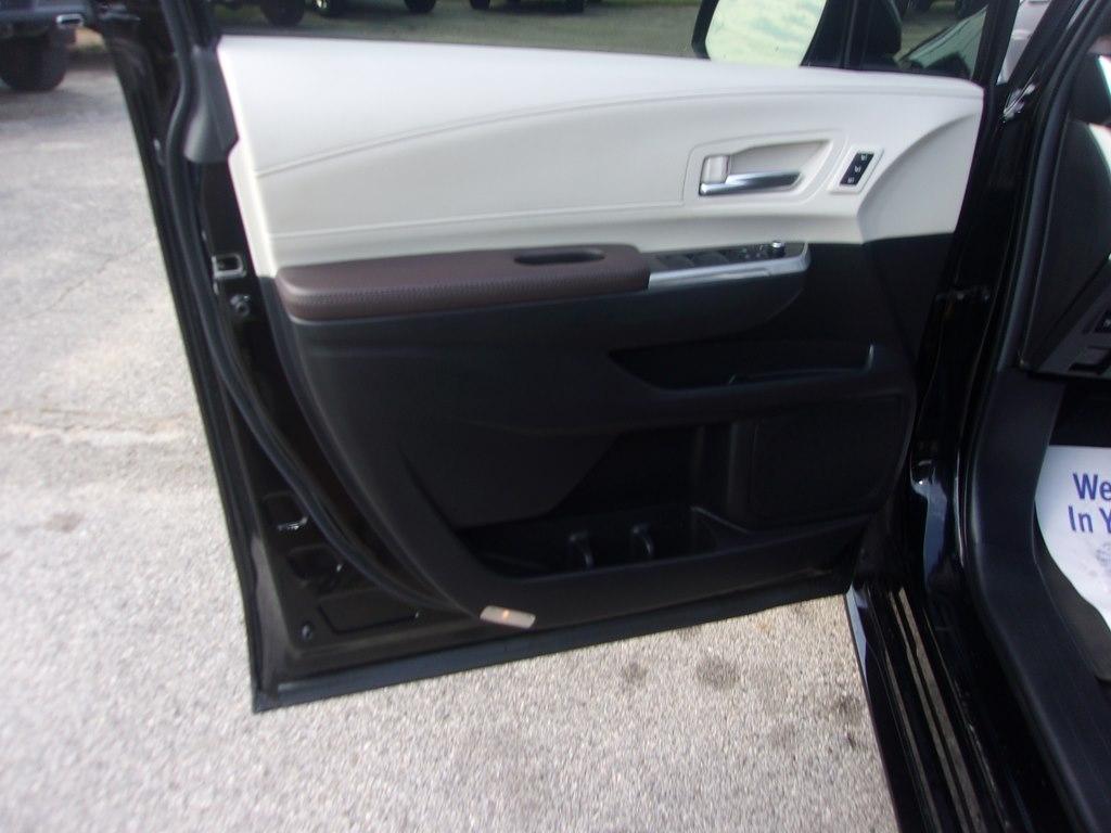 Toyota Sienna Platinum AWD 7-Passenger (Natl) 2024