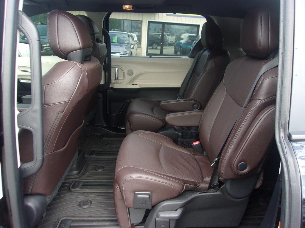 Toyota Sienna Platinum AWD 7-Passenger (Natl) 2024