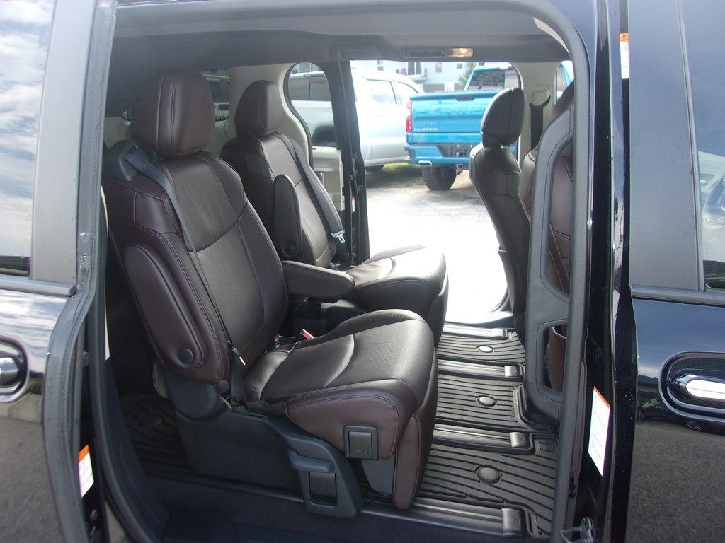 Toyota Sienna Platinum AWD 7-Passenger (Natl) 2024