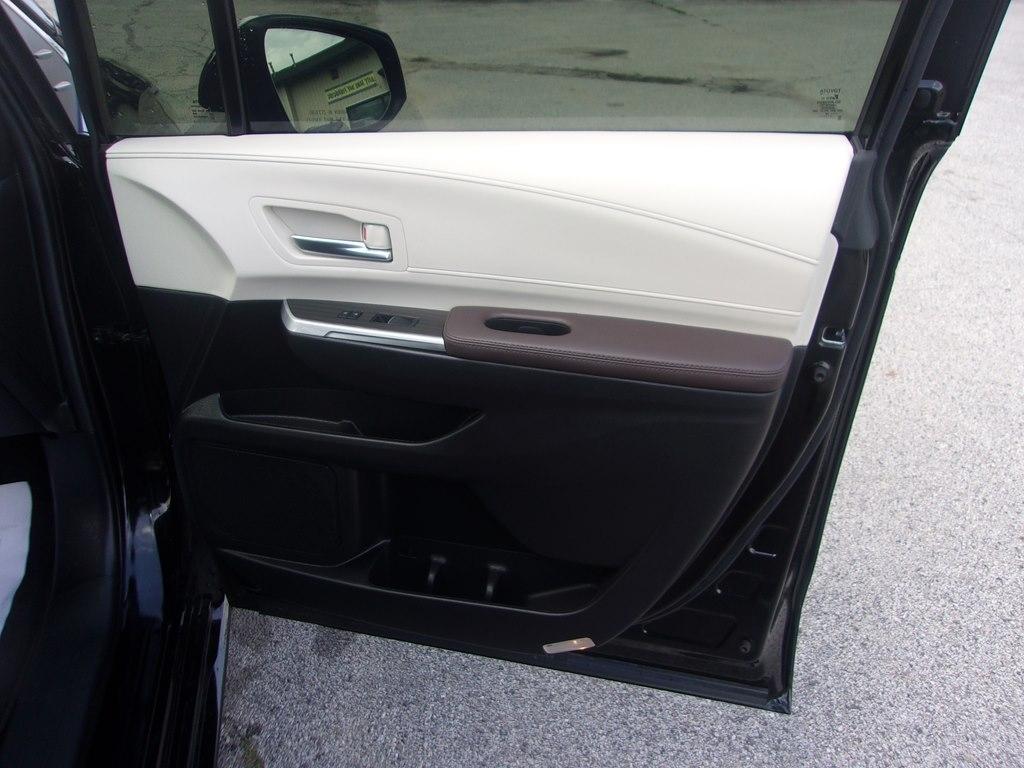 Toyota Sienna Platinum AWD 7-Passenger (Natl) 2024