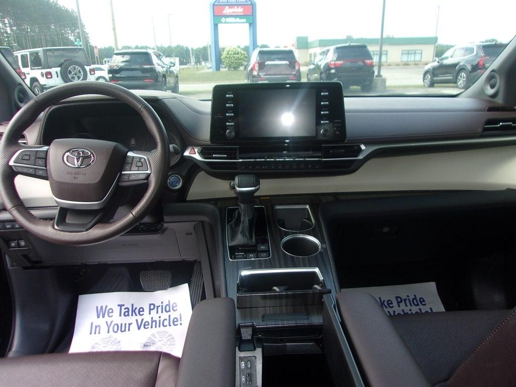 Toyota Sienna Platinum AWD 7-Passenger (Natl) 2024