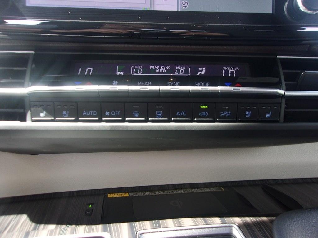 Toyota Sienna Platinum AWD 7-Passenger (Natl) 2024