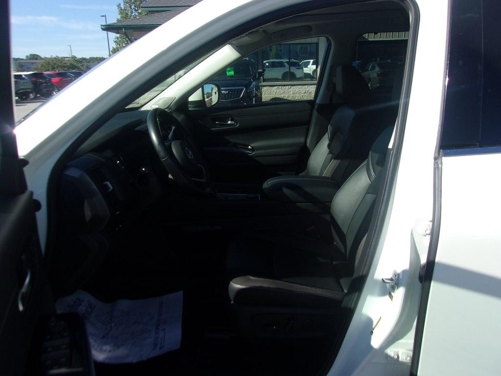 Nissan Pathfinder SL 4WD 2023