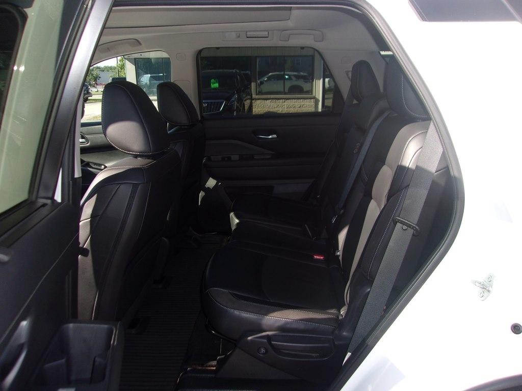 Nissan Pathfinder SL 4WD 2023
