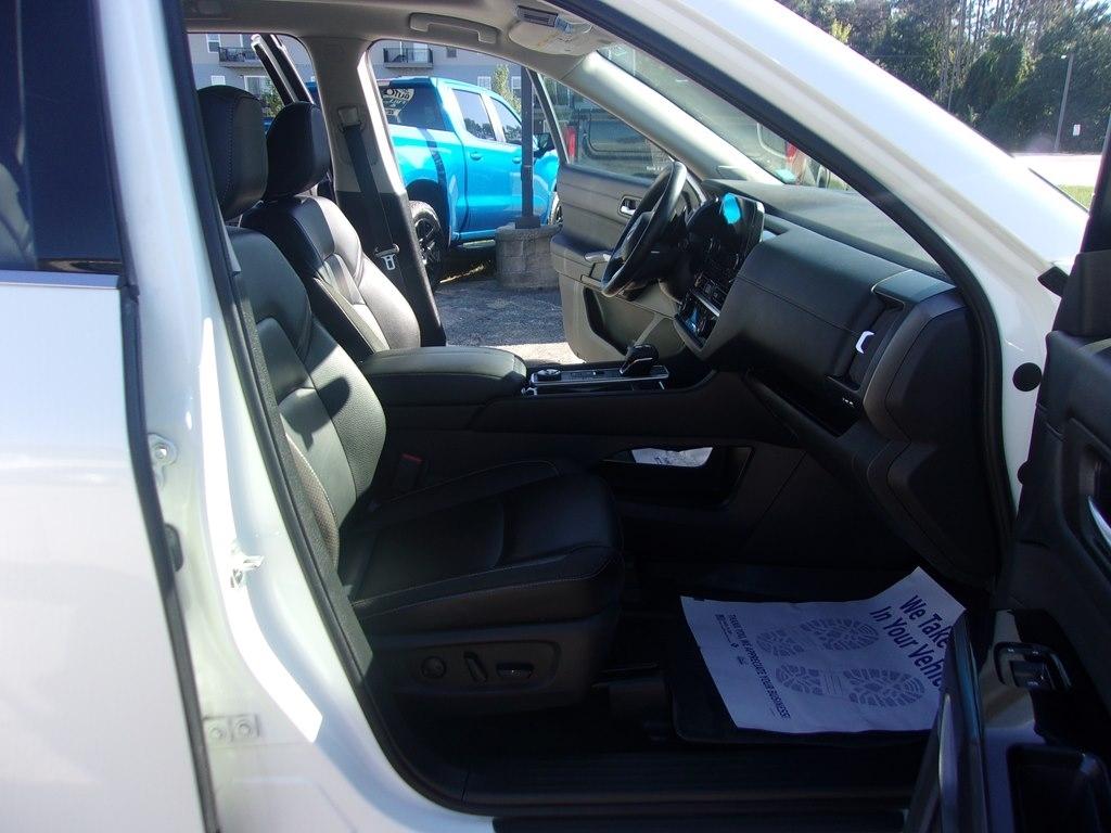 Nissan Pathfinder SL 4WD 2023