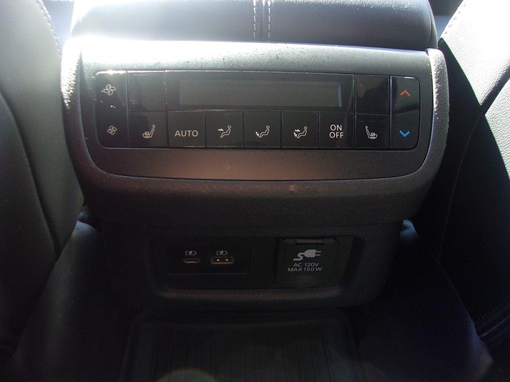 Nissan Pathfinder SL 4WD 2023