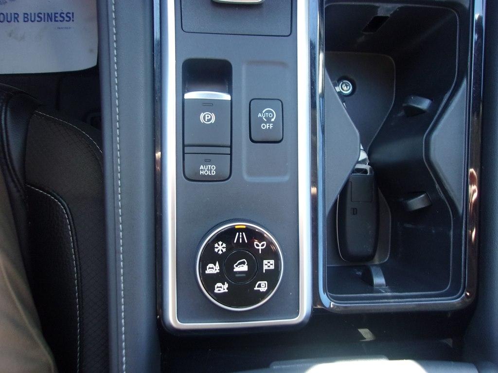 Nissan Pathfinder SL 4WD 2023