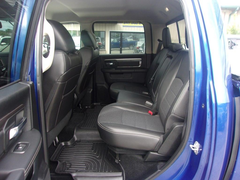 RAM 1500 4WD Crew Cab 140.5" Sport 2016