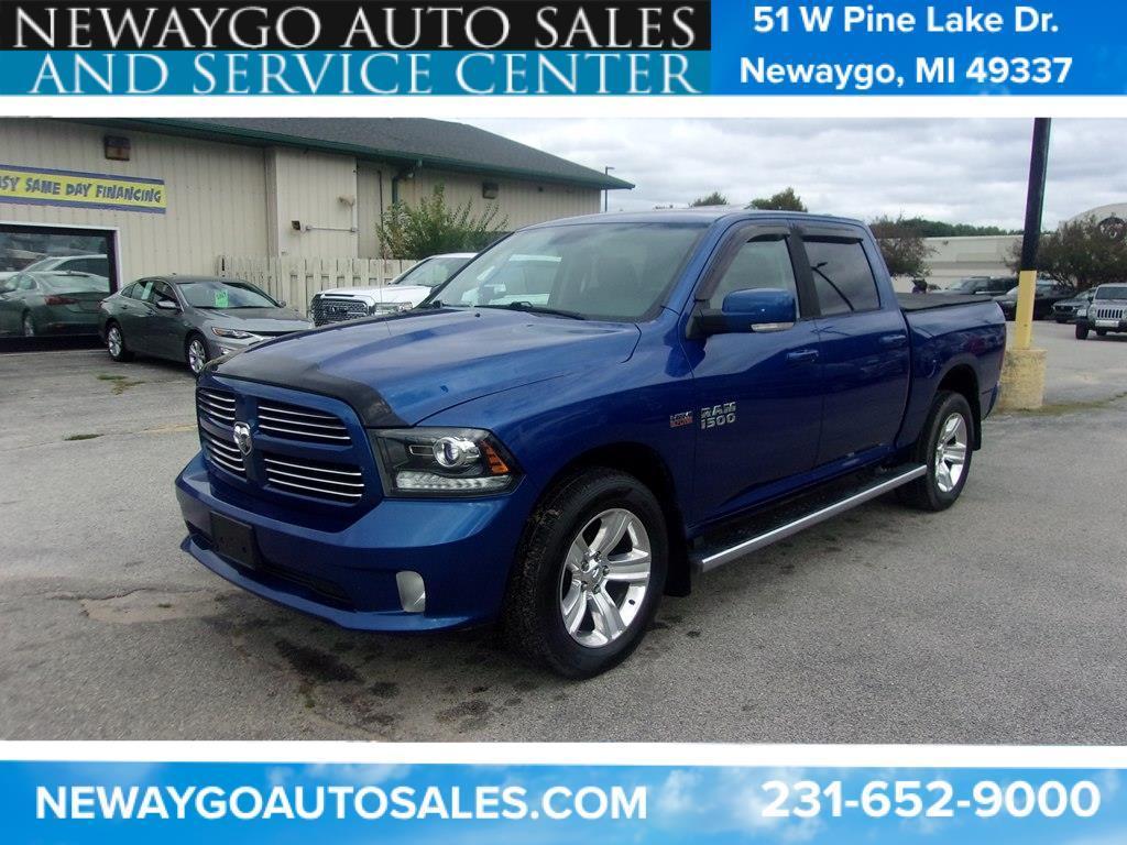 RAM 1500 4WD Crew Cab 140.5" Sport 2016
