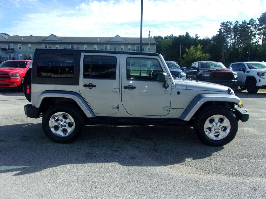 Jeep Wrangler Unlimited 4WD 4dr Sahara 2015