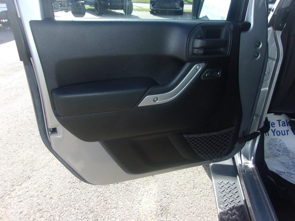 Jeep Wrangler Unlimited 4WD 4dr Sahara 2015