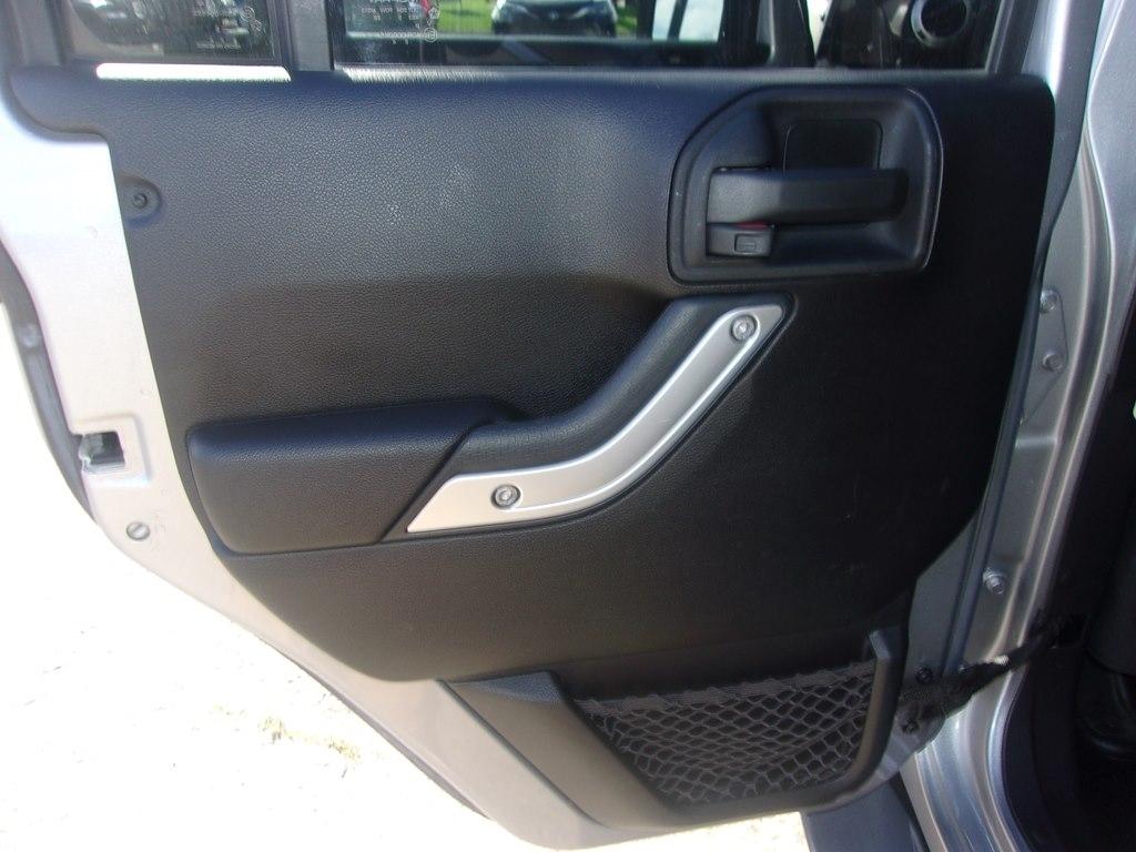 Jeep Wrangler Unlimited 4WD 4dr Sahara 2015