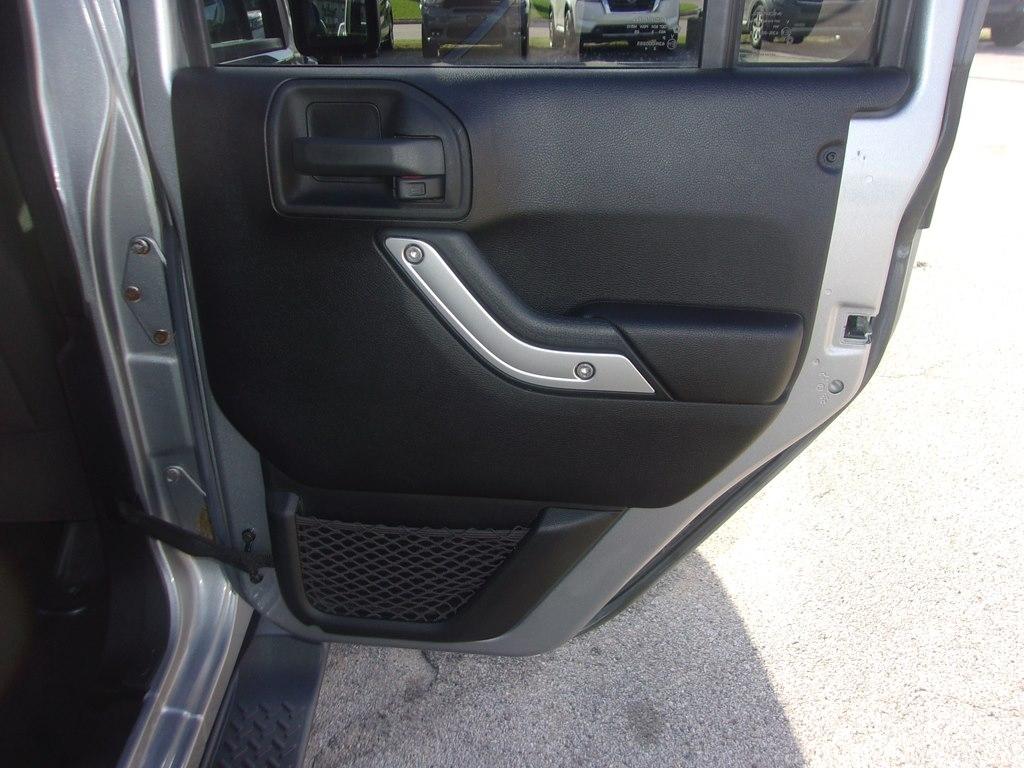 Jeep Wrangler Unlimited 4WD 4dr Sahara 2015