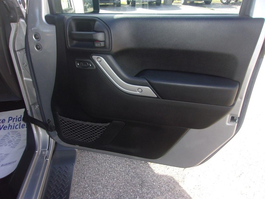 Jeep Wrangler Unlimited 4WD 4dr Sahara 2015