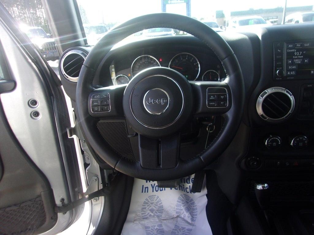 Jeep Wrangler Unlimited 4WD 4dr Sahara 2015