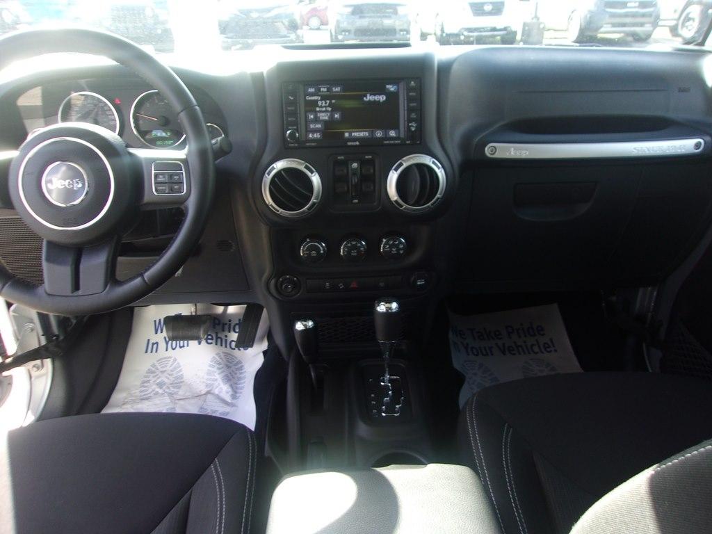 Jeep Wrangler Unlimited 4WD 4dr Sahara 2015