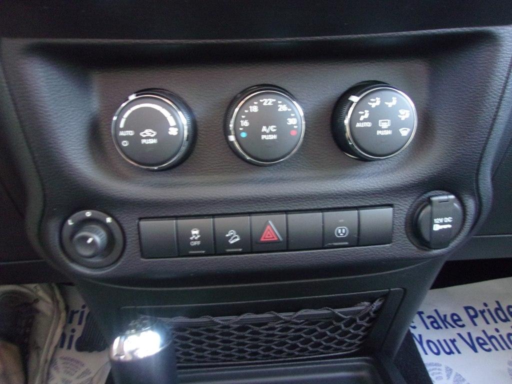 Jeep Wrangler Unlimited 4WD 4dr Sahara 2015