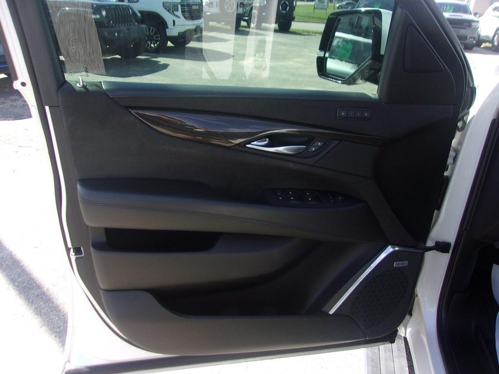 Cadillac Escalade 4WD 4dr Platinum 2019