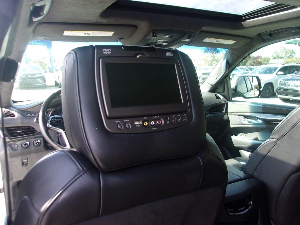 Cadillac Escalade 4WD 4dr Platinum 2019
