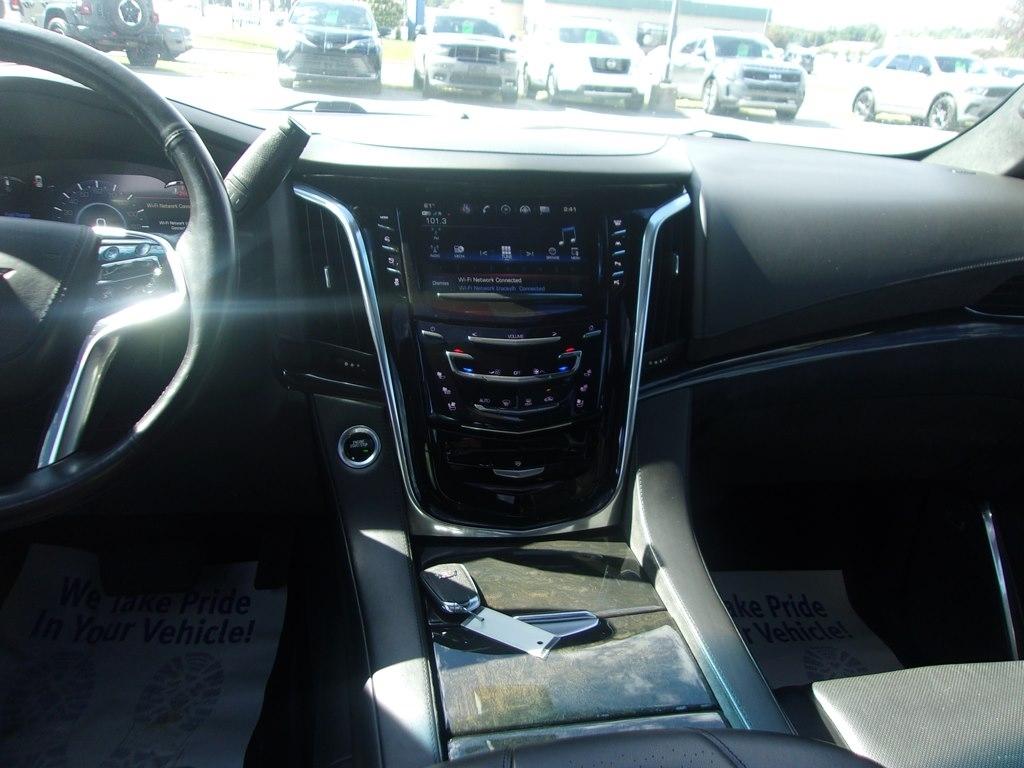 Cadillac Escalade 4WD 4dr Platinum 2019