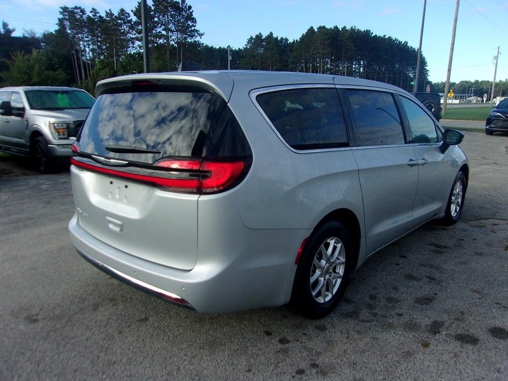 Chrysler Pacifica Touring L FWD 2024