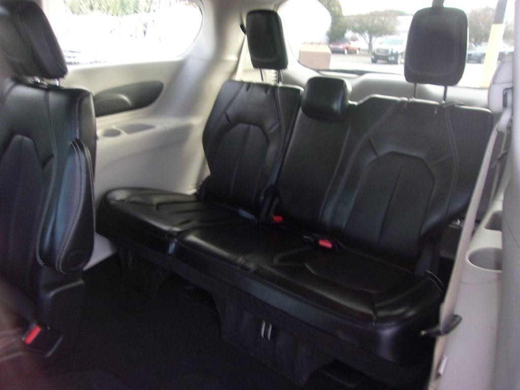 Chrysler Pacifica Touring L FWD 2024