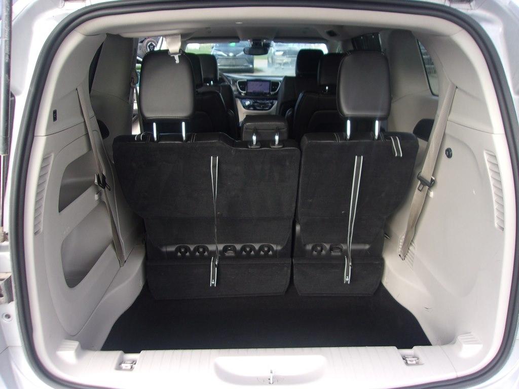 Chrysler Pacifica Touring L FWD 2024