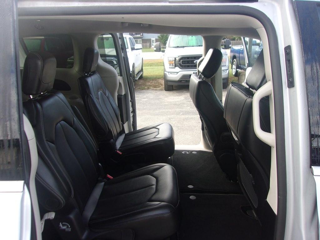 Chrysler Pacifica Touring L FWD 2024