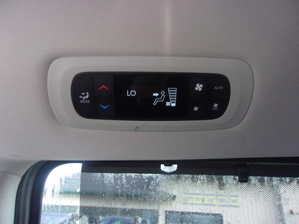 Chrysler Pacifica Touring L FWD 2024