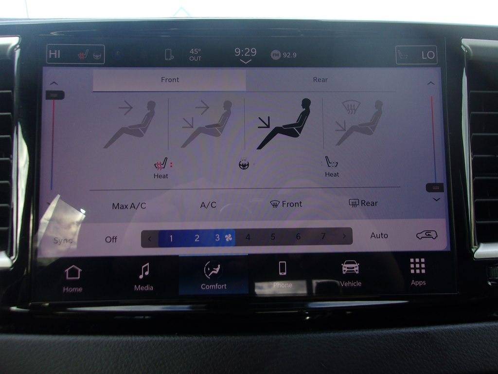 Chrysler Pacifica Touring L FWD 2024