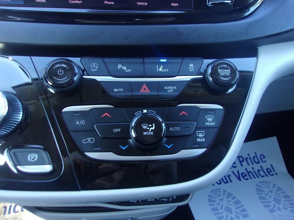 Chrysler Pacifica Touring L FWD 2024