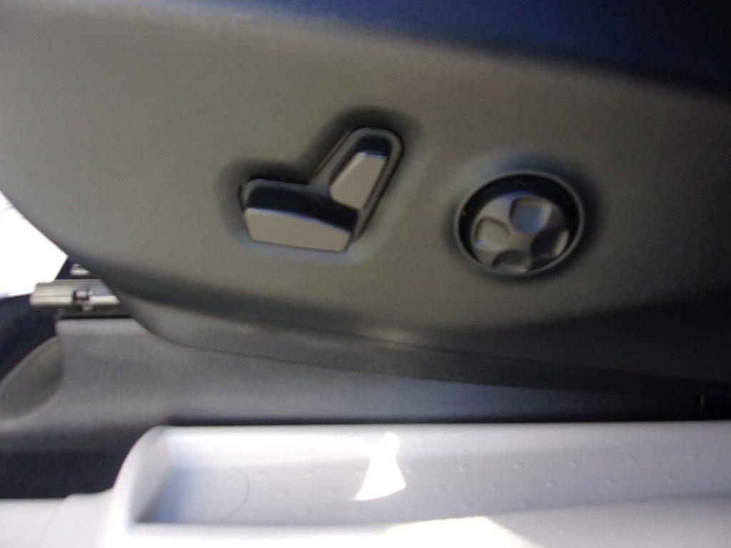 Chrysler Pacifica Touring L FWD 2024