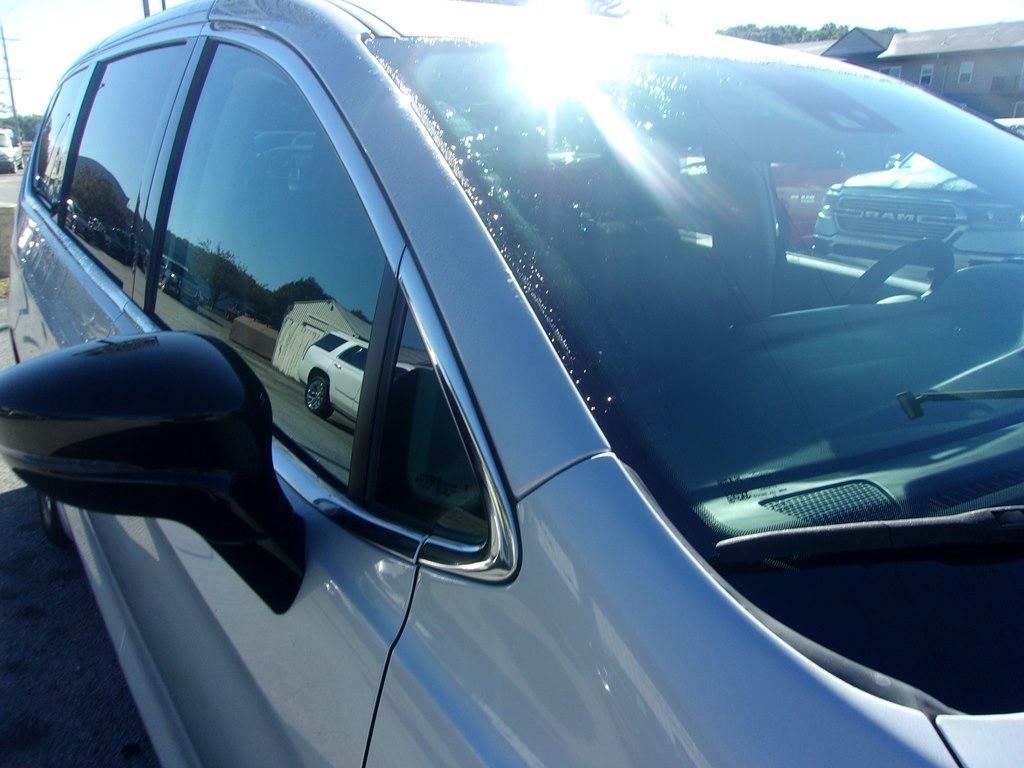 Chrysler Pacifica Touring L FWD 2024