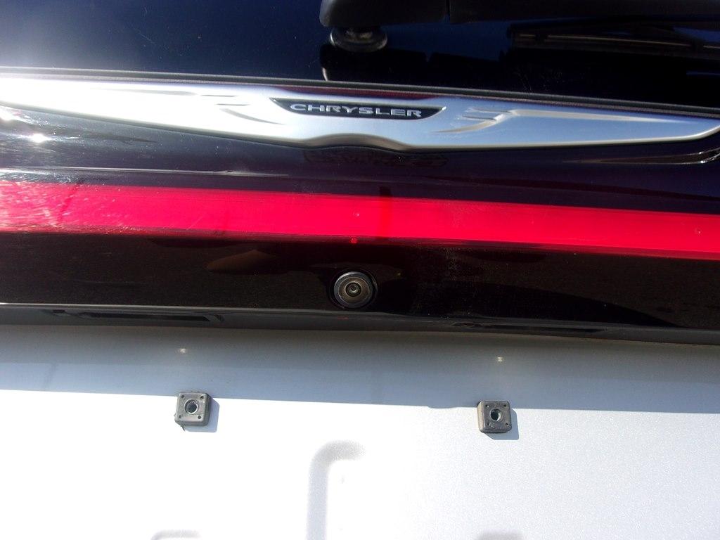 Chrysler Pacifica Touring L FWD 2024