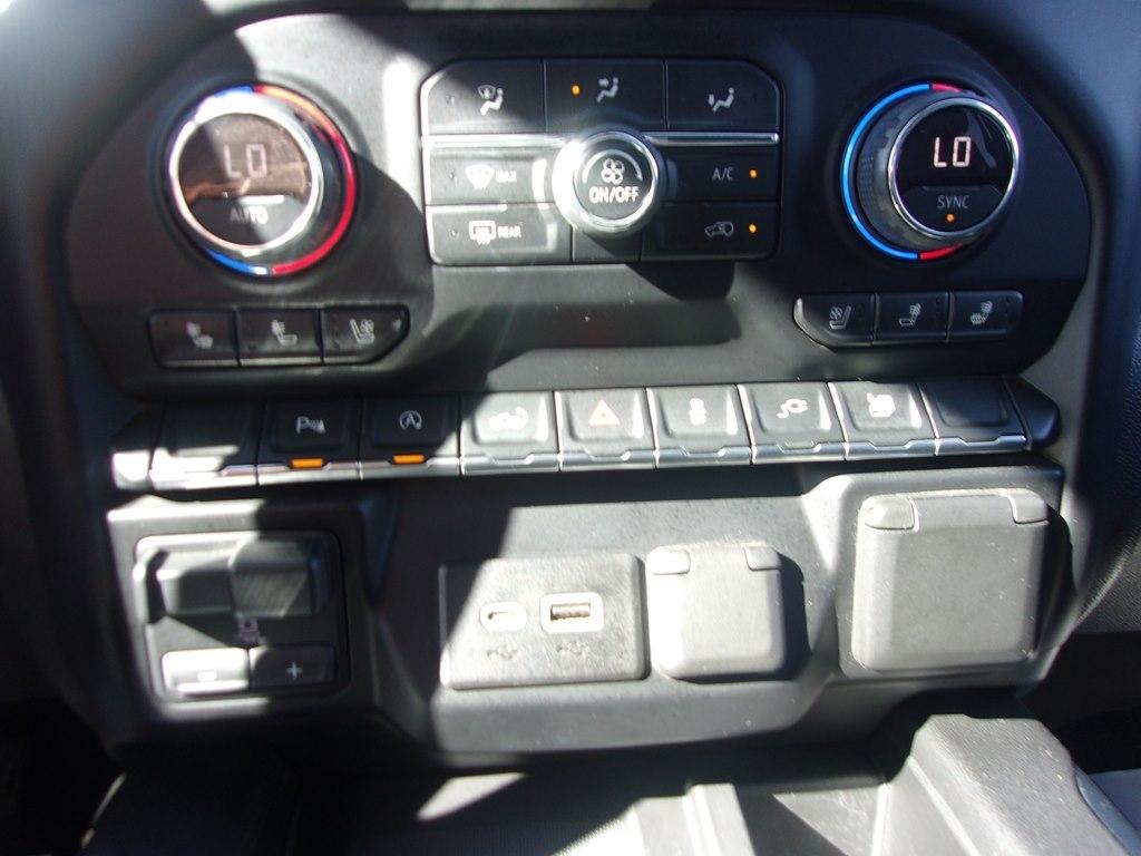 Chevrolet Silverado 1500 4WD Crew Cab 147" LTZ 2019
